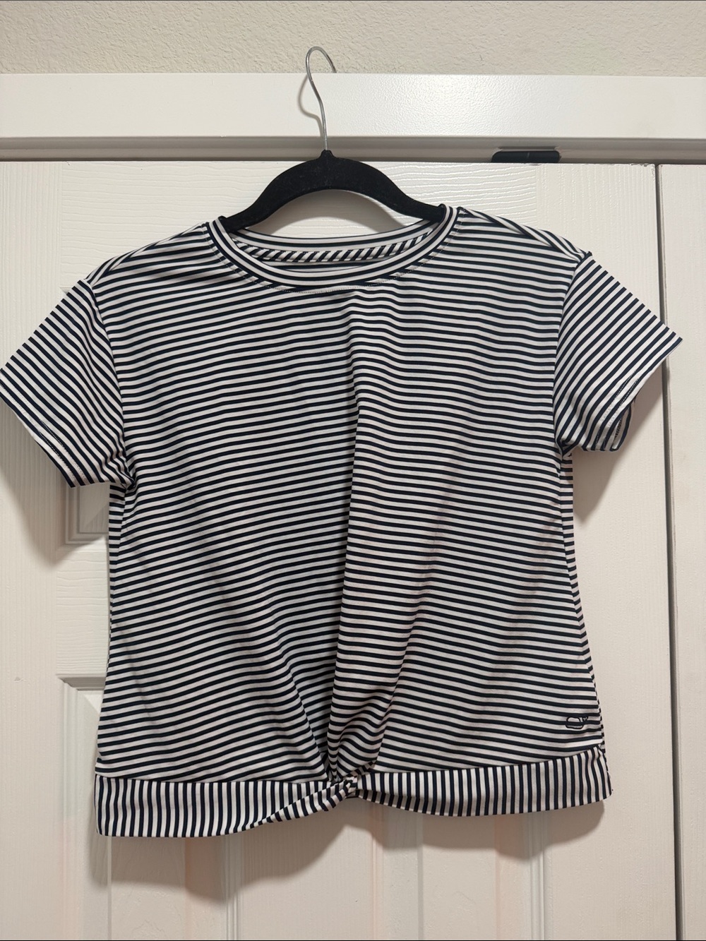 Vineyard Vines Striped Knot-Front Tee - Blue & White Medium